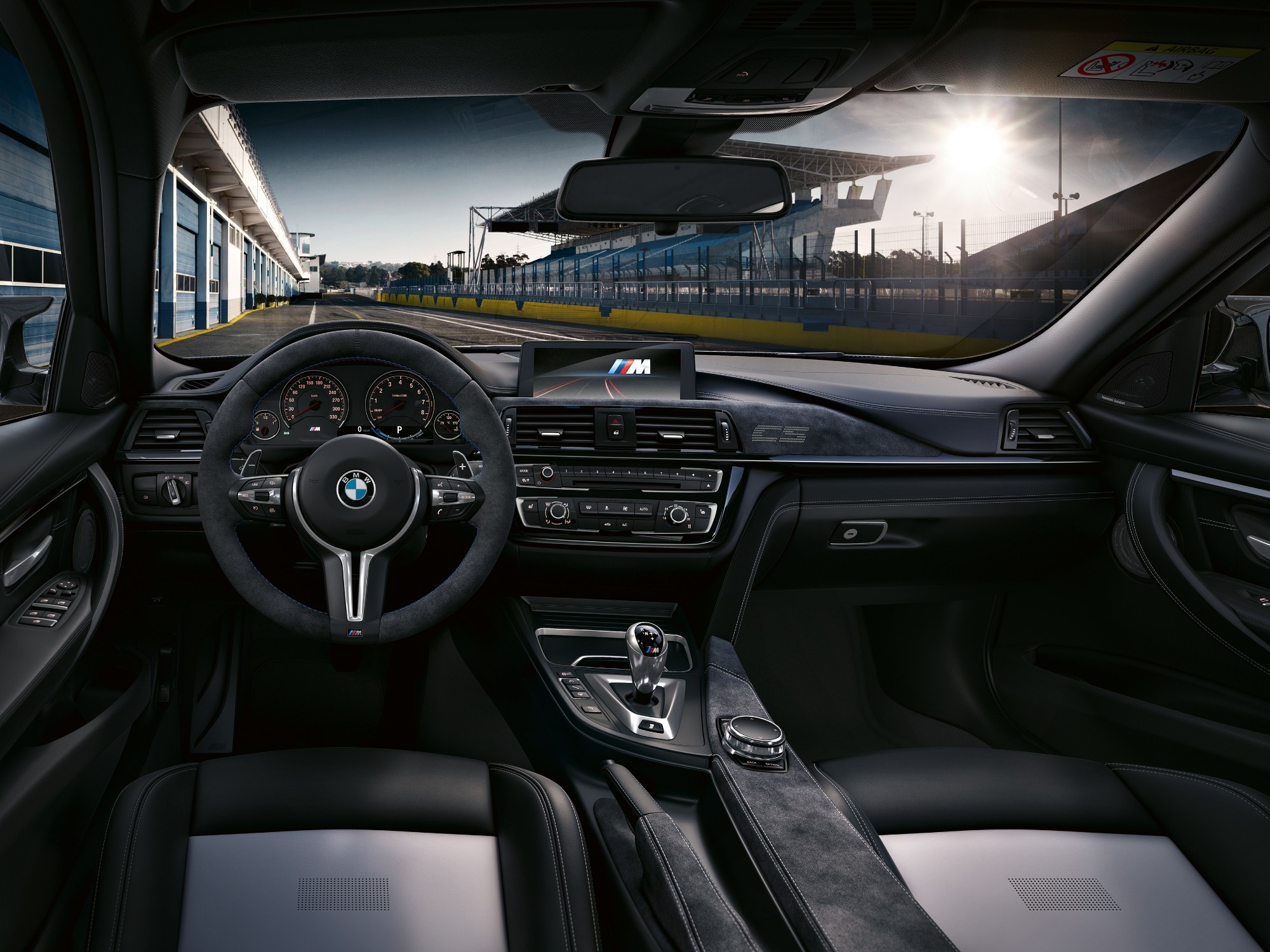 Салон BMW M3 CS